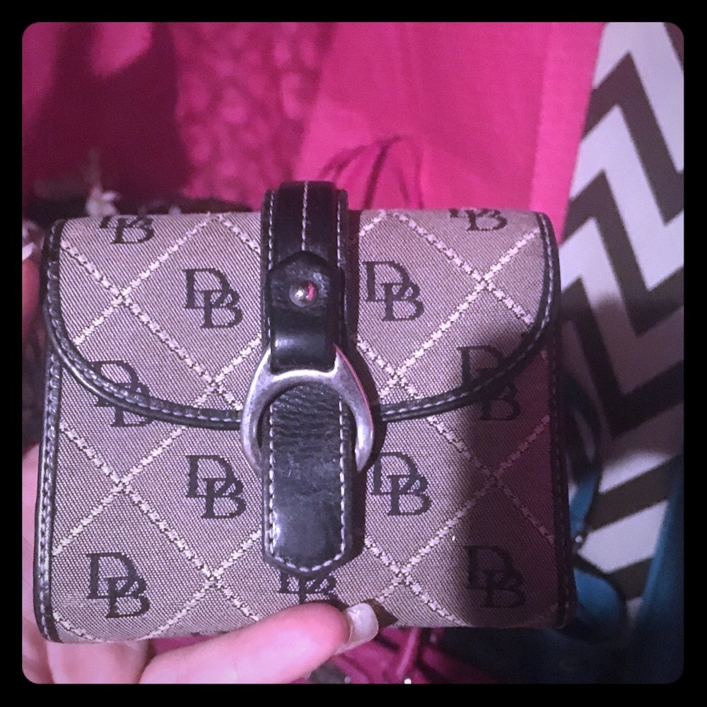 👛Dooney & Bourke Bifold Wallet 🛍